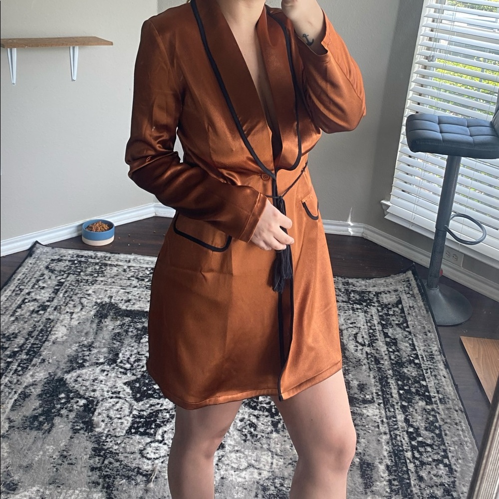 PrettyLittleThing robe detail blazer dress - Picture 8 of 10